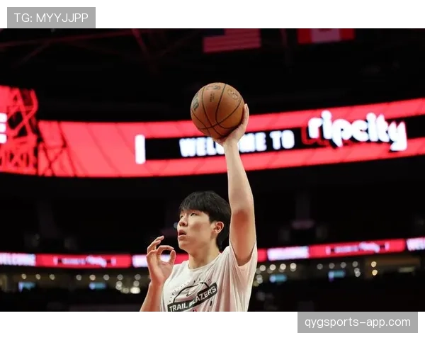 杨瀚森低位对抗主力中锋拉开空间提升外线效率