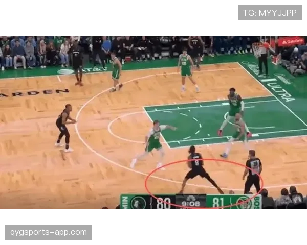 特伦特无球跑位对抗换防制造空位比上季更具三分威胁