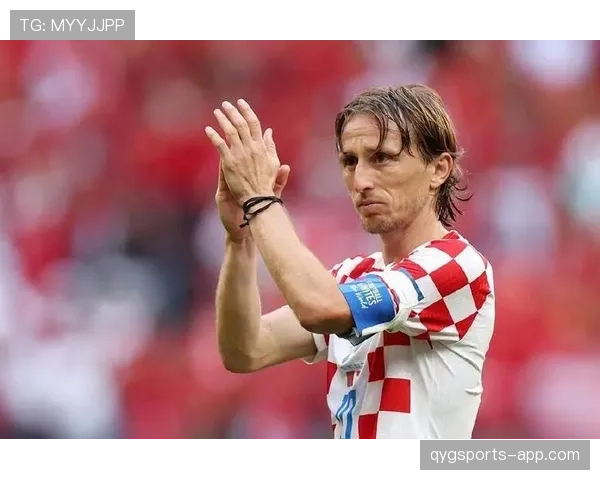 罗德里与莫德里奇控场方式及结构差异解析